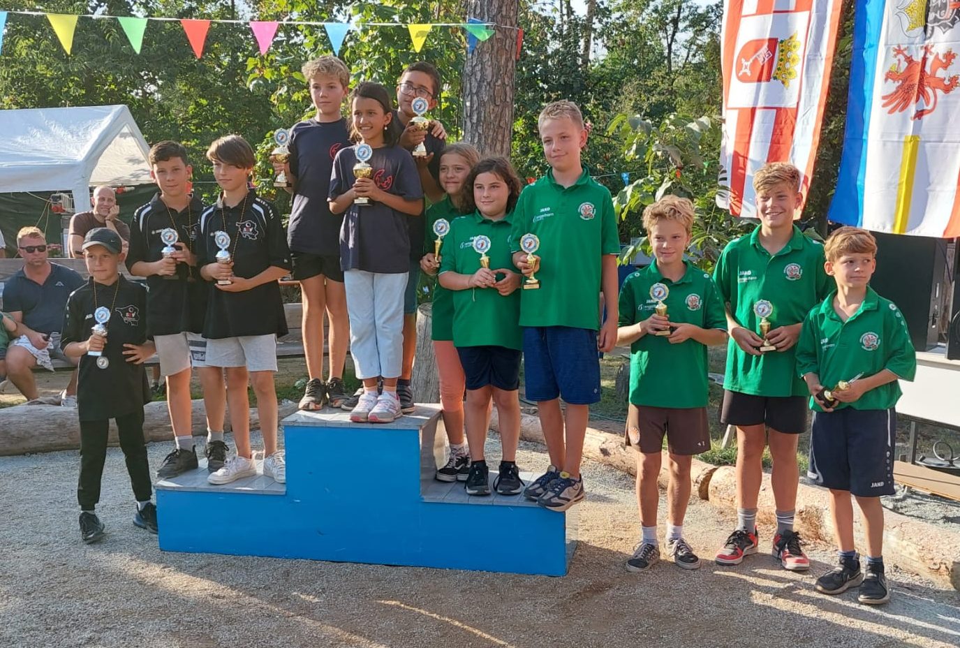 Theo, Raheel und Sharjeel auf dem Siegerpodest